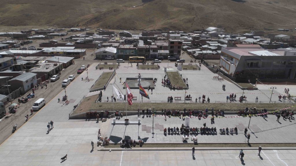 plaza de Armas de Chilloroya vista drone